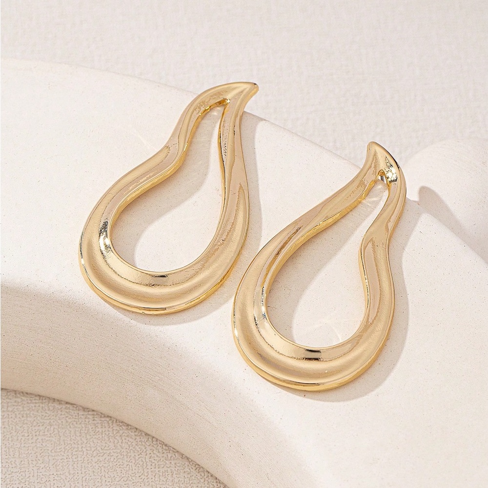 Chunky Gold Hoop Earrings